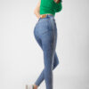 Jean Skinny stretch, tiro alto, tono azul medio claro, cierre con cremallera