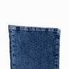 Jean Bootcut stretch, tiro alto, tono azul medio, bolsillos frontales cuadrados, cierre con cremallera Ref: 240906