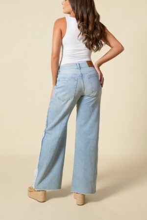 Jean tiro alto wide leg acampanado encaje lateral artesanal, denim celeste Ref 240927