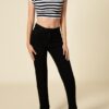 Jean Slim fit Tiro Alto bota recta angosta color negro con licra Ref: 240930